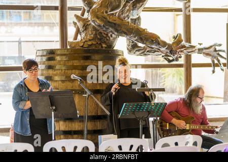 Natalia Tascon i Maria Magdalena Amengual. Sänger, Calendari Folklòric de Rafel Ginard, Binisalem, Mallorca, Balearen, Spanien. Stockfoto