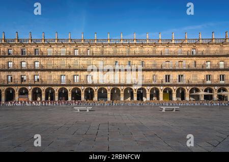 Plaza Mayor Square Fassade mit Balkonen - Salamanca, Spanien Stockfoto