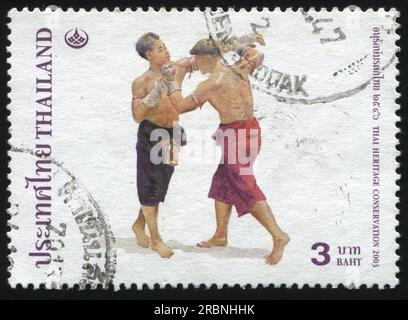 RUSSLAND KALININGRAD, 2. JUNI 2016: Thailändischer Stempel zeigt thailändisches Boxen um 2003 Stockfoto