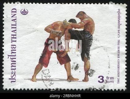 RUSSLAND KALININGRAD, 2. JUNI 2016: Thailändischer Stempel zeigt thailändisches Boxen um 2003 Stockfoto