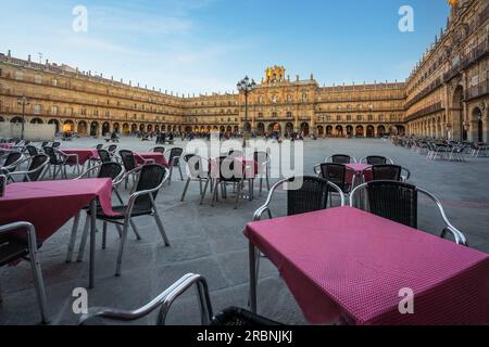 Restauranttische am Plaza Mayor Square - Salamanca, Spanien Stockfoto