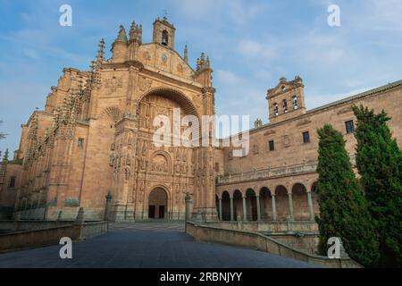 San Esteban Klosterplatereske Fassade - Salamanca, Spanien Stockfoto