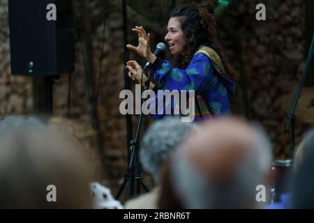 Jèssica Ferrer, poetischer Erwägungsgrund, Oratori de Sant Blai, Campos, Mallorca, Balearen, spanische poetische Erwägung, Oratori de Sant Blai, Campos, Mallorca, Balearen, Spanien. Stockfoto