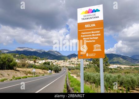 Ingreso de la Sierra de Tramuntana declarada Patrimonio de la humanidad por la UNESCO, Selva, Mallorca, Balearen, Spanien, Europa. Stockfoto