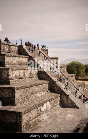 Blick von der Mondpyramide (Pirámide de la Luna) in Teotihuacán (zerstörte Metropole), Mexiko, Nordamerika, Lateinamerika, UNESCO-Weltkulturerbe Stockfoto