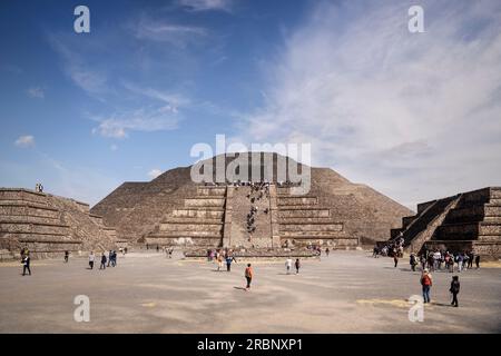 Mondpyramide (Pirámide de la Luna) in Teotihuacán (zerstörte Metropole), Mexiko, Nordamerika, Lateinamerika, UNESCO-Weltkulturerbe Stockfoto