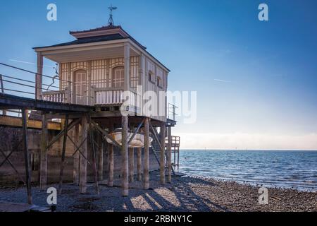 Badehaus an der Promenade in Wasserburg am Bodensee, Bayern Stockfoto