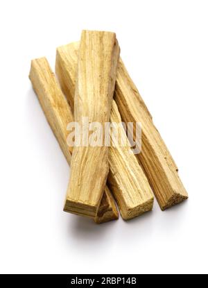 Palo Santo, heilige Stangen für Meditation, Heilung und spirituelle Raumreinigung. Stockfoto