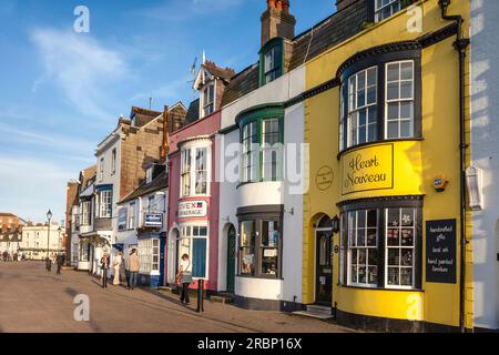 Eine Reihe von Häusern in Weymouth Harbour, Dorset, England Stockfoto