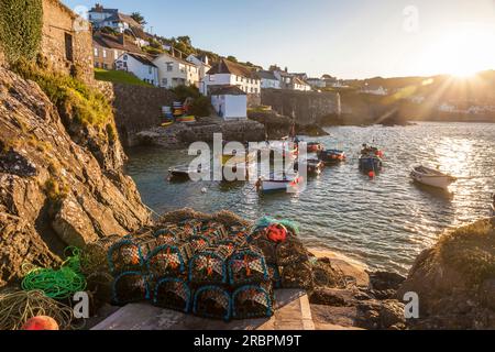 Der kleine Hafen in Coverack, Lizard Peninsula, Cornwall, England Stockfoto