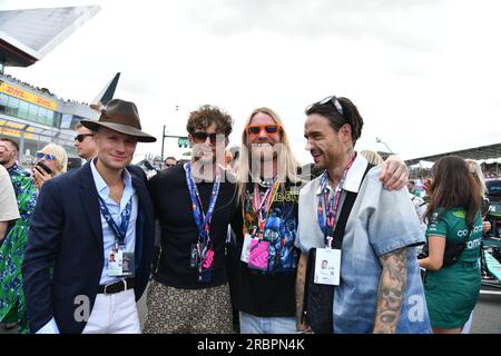 Silverstone, Großbritannien. 09. Juli 2023. SILVERSTONE, England, 09. JULI 2023; Jamie Scott, Sam Ryder und Liam Payne auf dem Startfeld Formel 1, GROSSEN Preis VON GROSSBRITANNIEN F1 auf dem Silverstone-Rennkurs - Formel 1 Grosser Preis von England, 09. JULI 2023 - kostenpflichtiges Bild, Foto und Copyright © Anthony STANLEY/ATP-Bilder (STANLEY Anthony/ATP/SPP) Guthaben: SPP Sport Press Photo. Alamy Live News Stockfoto