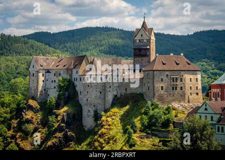 Schloss Loket, eine gotische Burg aus dem 12. Jahrhundert in der Region Karlsbad, Tschechische Republik Stockfoto