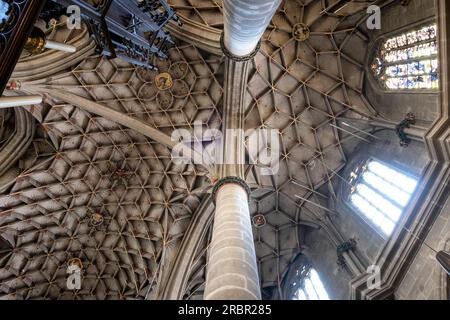 Die spätgotische Netzgewölbe des Chors im Heilig Kreuz Münster in Schwäbisch Gmünd, Ostalbkreis, Baden-Württemberg, Deutschland, Europa Stockfoto