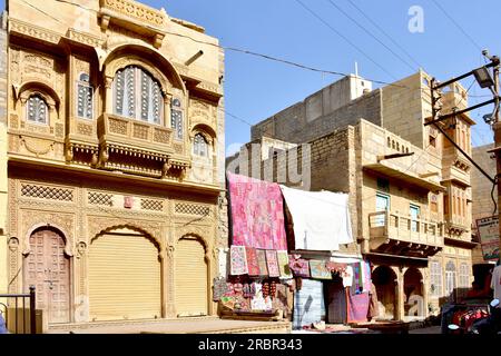 Jaisalmer, Old Fort, Radjastan, Handelsstraße, mit Haveli-Steinschnitzereien auf Häusern Stockfoto