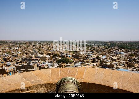 India Radjastan Jaisalmer, Blick auf die Stadt von der Kanone der alten Stadtfestung Stockfoto