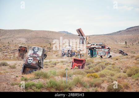08-14-2017 Goldfield, NV, USA. International Car Forest of the Last Church. Stockfoto