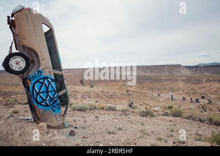 08-14-2017 Goldfield, NV, USA. International Car Forest of the Last Church. Stockfoto