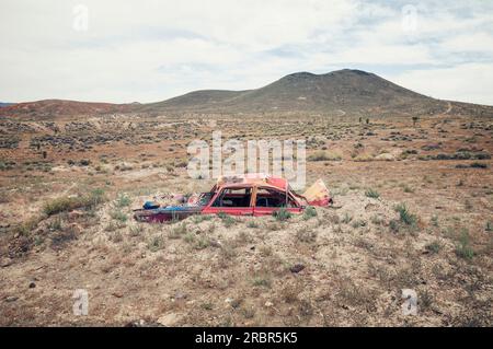 08-14-2017 Goldfield, NV, USA. International Car Forest of the Last Church. Stockfoto