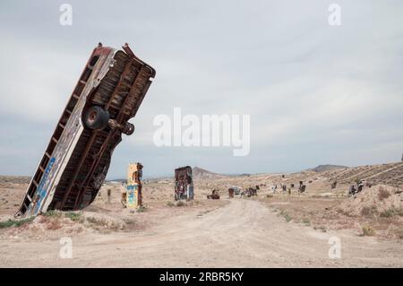 08-14-2017 Goldfield, NV, USA. International Car Forest of the Last Church. Stockfoto