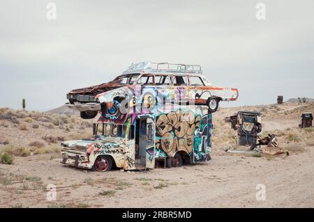 08-14-2017 Goldfield, NV, USA. International Car Forest of the Last Church. Stockfoto