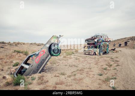 08-14-2017 Goldfield, NV, USA. International Car Forest of the Last Church. Stockfoto