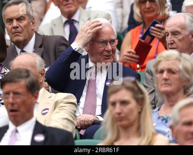 Wimbledon, Großbritannien. 08. Juli 2023. Lord Mervyn King, ehemaliger Gouverneur der Bank von England. Wimbledon Day Six, Wimbledon, London, Vereinigtes Königreich, am 8. Juli, 2023. Guthaben: Paul Marriott/Alamy Live News Stockfoto