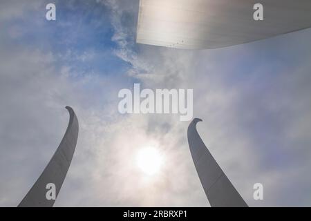 Washington, DC, 25. April 2014: Das US Air Force Memorial mit drei aufragenden Türmen außerhalb von Washington, DC Stockfoto