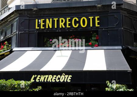 Bordeaux , Frankreich - 07 10 2023 : Restaurant l'Entrecote Markenlogo Kette und Textschild am Wandfassadeneingang Stockfoto