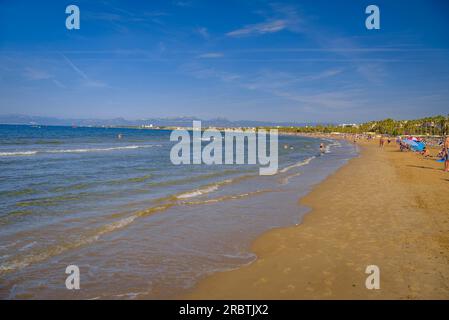 Strand Platja de Llevant (Oststrand) in Salou, an der Costa Daurada (Tarragona, Katalonien, Spanien) ESP: La Platja de Llevant (playa de levante) Salou Stockfoto