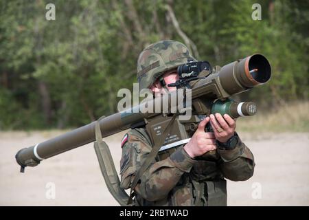 Tragbares polnisches Luftschutzsystem PPZR Piorun Rakete mit Abschussvorrichtung © Wojciech Strozyk / Alamy Stock Photo Stockfoto