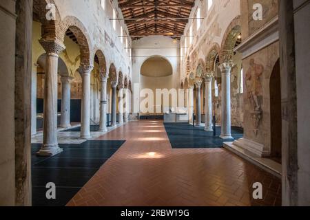 Das Kloster San Salvatore gehört zum UNESCO-Weltkulturerbe und ist ein wichtiges Wahrzeichen in Brescia. Hier vor allem die Innenausstattung Stockfoto