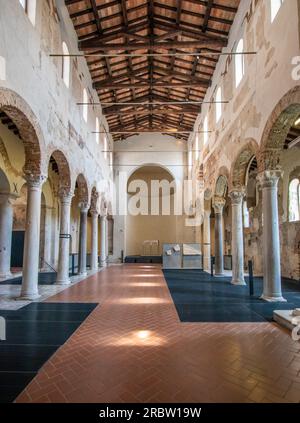 Das Kloster San Salvatore gehört zum UNESCO-Weltkulturerbe und ist ein wichtiges Wahrzeichen in Brescia. Hier vor allem die Innenausstattung Stockfoto