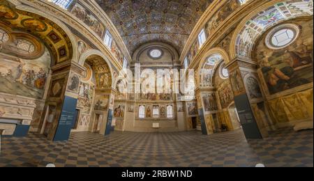 Der Nonnenchor gehört zum UNESCO-Weltkulturerbe und ist ein wichtiges Wahrzeichen in Brescia. Hier vor allem die Fresken Stockfoto