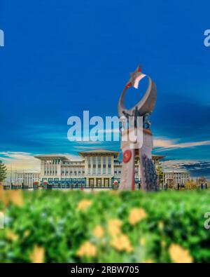 Präsidentenamt mit Blur 15 Temmuz Sehitler Aniti (15. Juli Martyrs Memorial) in Bestepe am Abend, Ankara, Türkei Stockfoto