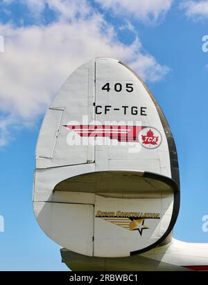 Heckflosse und Ruder Trans-Canada Airlines Lockheed 1049G Super Constellation vor dem Eingang zum Museum of Flight Seattle Washington State USA Stockfoto