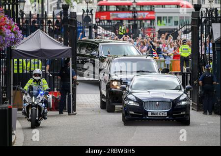 US-Präsident Joe Biden besucht den britischen Premierminister Rishi Sunak am 10. Juli 2023 in der Downing Street. Seine Autokolonne, einschließlich des Präsidenten Ca Stockfoto