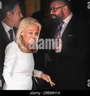 London, Großbritannien. 10. Juli 2023. Jane Hartley, US-Botschafterin im Vereinigten Königreich, US-Außenministerin Anthony Blinken und James clever, britische Außenministerin im Hintergrund. Joe Biden, Präsident der Vereinigten Staaten von Amerika, wird von Rishi Sunak, Premierminister des Vereinigten Königreichs, zu einem offiziellen Besuch in der Downing Street 10 begrüßt. Kredit: Imageplotter/Alamy Live News Stockfoto