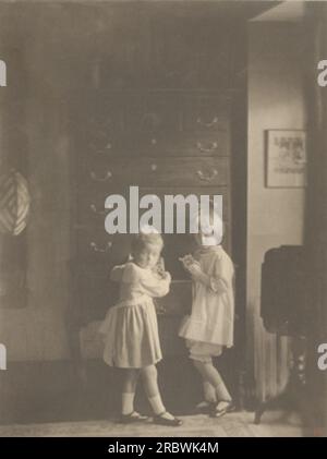 Jane und Mary Elizabeth Wilson 1919 von Clarence White Stockfoto