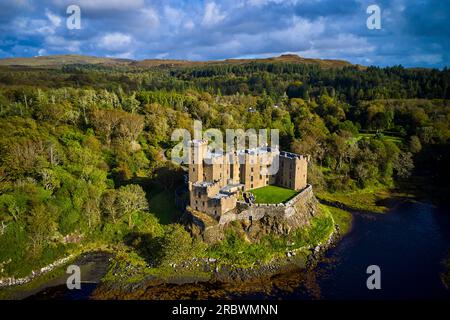 Vereinigtes Königreich, Schottland, Isle of Skye, Loch Dunvegan, Dunvegan Castle, Die Festung des Clans MacLeod seit dem 13. Jahrhundert Stockfoto