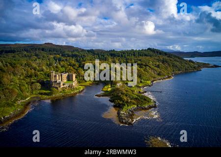 Vereinigtes Königreich, Schottland, Isle of Skye, Loch Dunvegan, Dunvegan Castle, Die Festung des Clans MacLeod seit dem 13. Jahrhundert Stockfoto