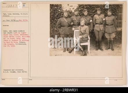 Brigg. General James Harbord und seine Mitarbeiter, darunter Sergeant Leon Caverly, werden im Le Bout du Bois, Frankreich, abgebildet. Das Foto wurde am 26. Mai 1918 aufgenommen und zeigt die große Lay, Lieut. Robenson, Major Smith, Lieut. Williams und Mr. Le Gasse. Dieses Bild wurde zensiert und am 29. Juni 1918 vom M.I.B. veröffentlicht. Stockfoto