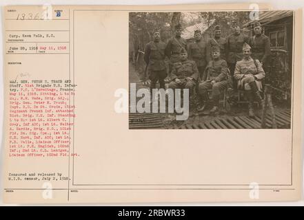 Generalmajor Peter E. Traub und seine Mitarbeiter der 51. Brigade, USA Infanterie, sind abgebildet. Das Foto wurde am 11. Mai 1918 in P.C. aufgenommen L'Hermitage, Frankreich. In der ersten Reihe von links nach rechts: Major W. Wade, Brigadeadjutant; Brigadegeneral Peter E. Traub; Hauptmann R.D. De St. Croix vom 151. Regiment, französische Infanterie, der 51. Brigade angeschlossen. In der hinteren Reihe von links nach rechts: First Lieutenant Albert C. Grey, Infanterie ADC; First Lieutenant Walter A. Hardie, Brigade S.0, 101. Feldbataillon, Signal Corps; First Lieutenant C.E. Hart, Infanterie ADC; Oberleutnant P.B. Stockfoto