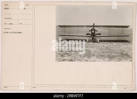 Das Foto wurde 1919 aufgenommen und zeigt verschiedene Flugzeugtypen, die während des Ersten Weltkriegs verwendet wurden. Das Bild enthält keine weiteren Details oder einen Kontext zu dem abgebildeten Luftfahrzeug. Ausgestellt mit dem EU-Zeichen, gekennzeichnet durch die Nummer 13023. Foto von RECO. Hinweise weisen auf 3-10 hin und beziehen sich möglicherweise auf Dokumente oder Ablagesysteme. Stockfoto