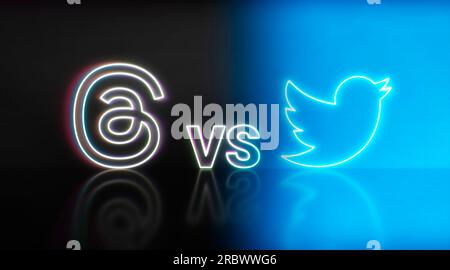 Madrid, Spanien – Juli 2023: Twitter und Threads App Symbol Neon Discussion ist eine neue Instagram- und Meta-App für Social Media für Microblogging. 3D-Rendering. Stockfoto