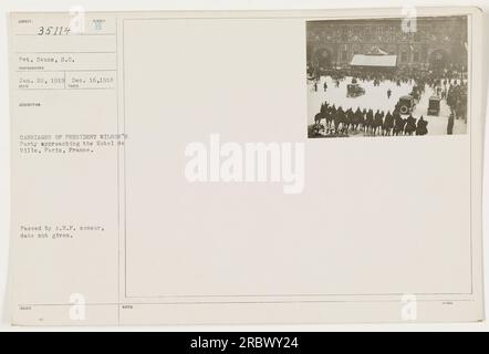 Präsident Wilsons Partei nähert sich dem Hotel de Ville in Paris, Frankreich. Das Foto wurde am 22. Januar 1919 aufgenommen und am 16. Dezember 1918 erhalten. Die Anzahl der Kutschen in der Prozession wird mit "B" bezeichnet, und der Fotograf ist Pvt. Evans, S.C. Das Foto wurde vom A.E.P. Zensor genehmigt, aber es wurde kein Datum angegeben, an dem das geschah. Stockfoto