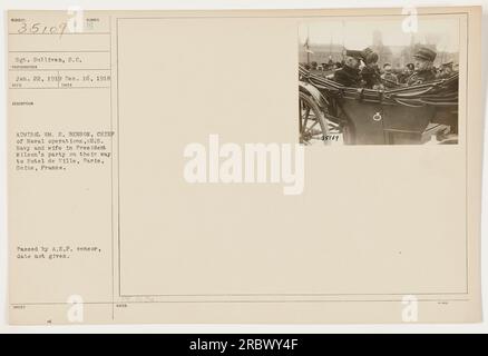 Admiral Wm. S. Benson, Chef der US-Marine Navy und seine Frau auf der Party von Präsident Wilson auf dem Weg zum Hotel de Ville in Paris, Frankreich am 22. Januar 1919. Das Foto wurde am 16. Dezember 1918 von Sergeant Sullivan aufgenommen und vom Zensor mit der Identifikationsnummer 35109 empfangen. Stockfoto