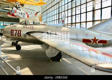 Mikoyan-Gurevich MiG-15bis Chinesischer modifizierter Jet-Kämpfer in der Great Gallery Flugmuseum Seattle Washington State USA Stockfoto