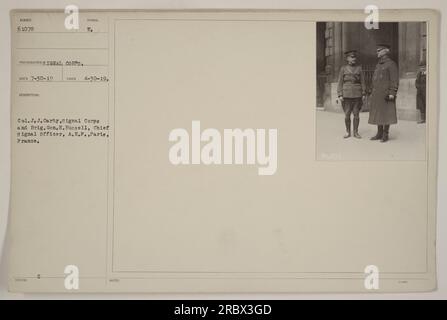 Oberst J.J. Carty, Signalkorps und Brig. General E. Russell, Chief Signal Officer, A.E.F., posiert zusammen in Paris, Frankreich. Foto aufgenommen am 30. April 1919. Stockfoto