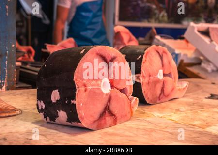 Thunfischstücke auf dem Fischmarkt in Palermo Italien Stockfoto