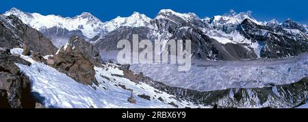 Herrlicher Panoramablick auf den Everest Himalayan Range aus Sicht von Gokyo Kalapatthar, Nepal Stockfoto